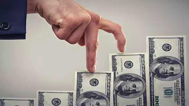 بعد قفزات قياسية.. هل يصل الدولار إلى 60 جنيها خلال العام الحالي؟